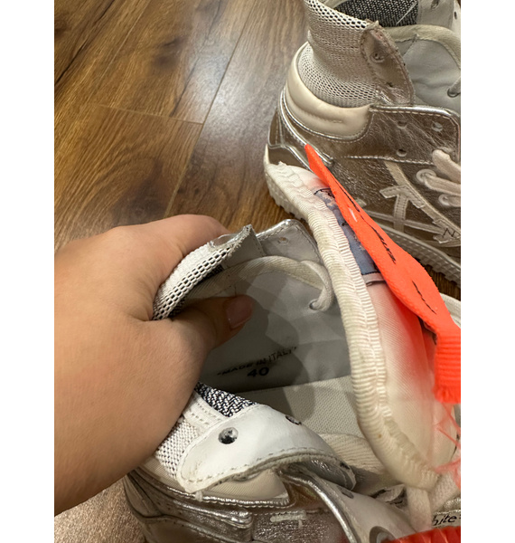 Кроссовки • Off-White • Серебряный