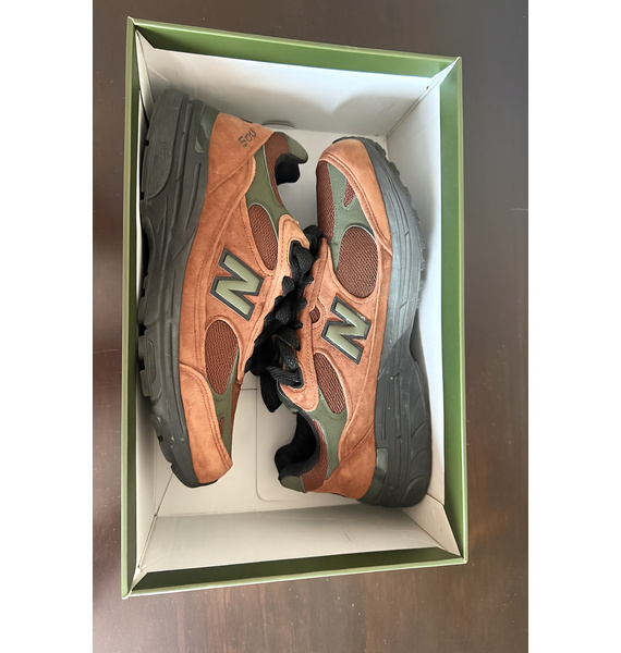 Кроссовки • New Balance • Коричневый