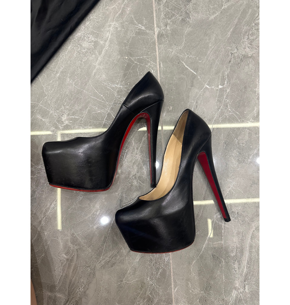 Туфли • Christian Louboutin • Черный