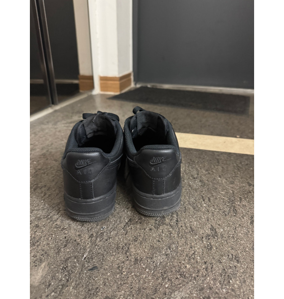 Кроссовки • Nike • Черный
