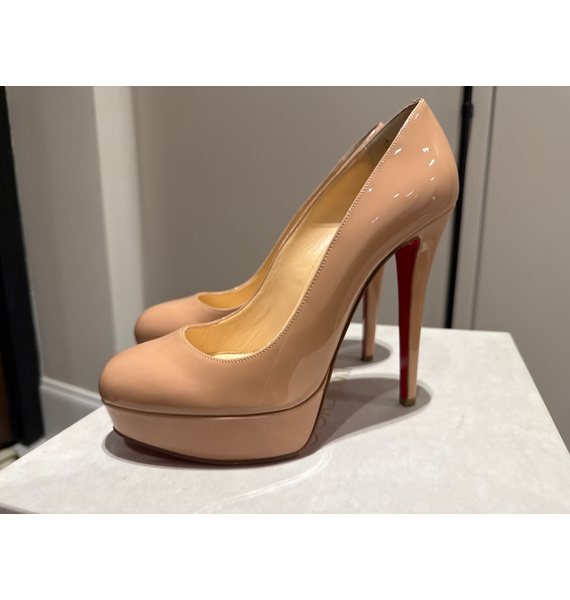Туфли • Christian Louboutin • Бежевый