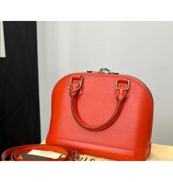 Сумка • Louis Vuitton • Коралловый