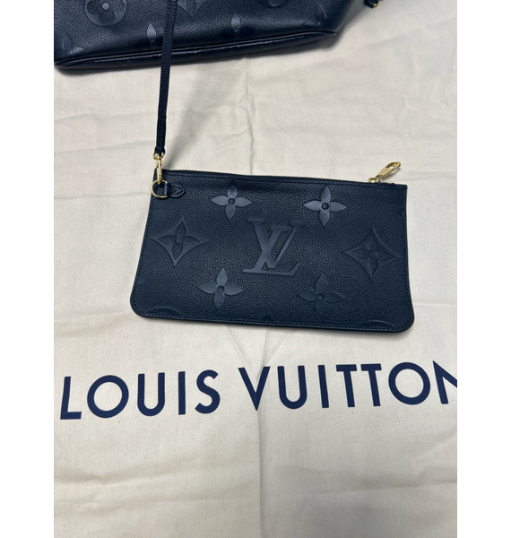 Сумка • Louis Vuitton • Черный