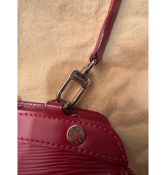 Сумка • Louis Vuitton • Красный