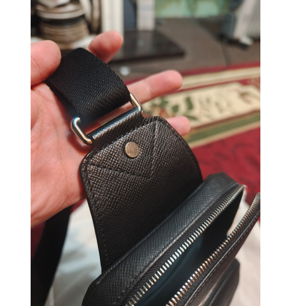 Сумка • Louis Vuitton • Черный