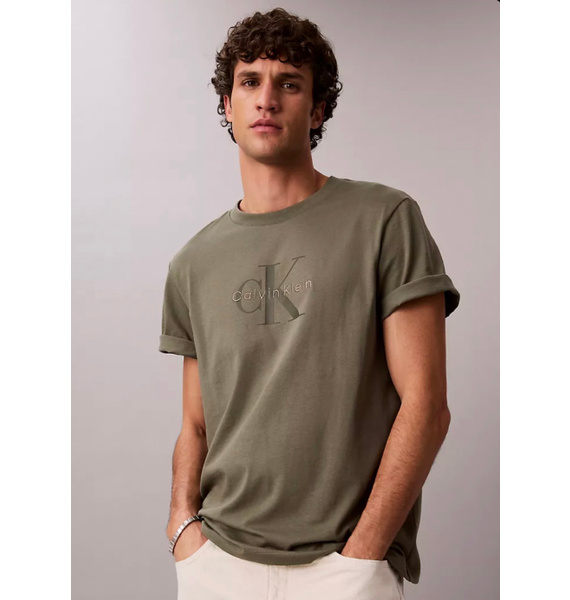 Футболка • Calvin Klein Jeans • Зеленый