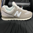 Кроссовки • New Balance • Бежевый