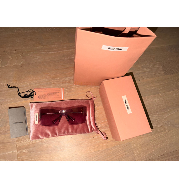 Солнцезащитные очки • Miu Miu Eyewear • Розовый