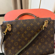 Сумка • Louis Vuitton • Коричневый