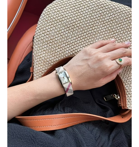 Часы • Burberry • Бежевый