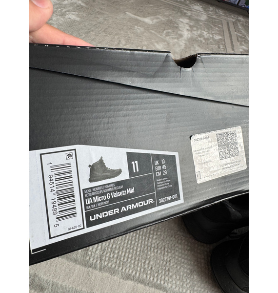 Ботинки • Under Armour • Черный