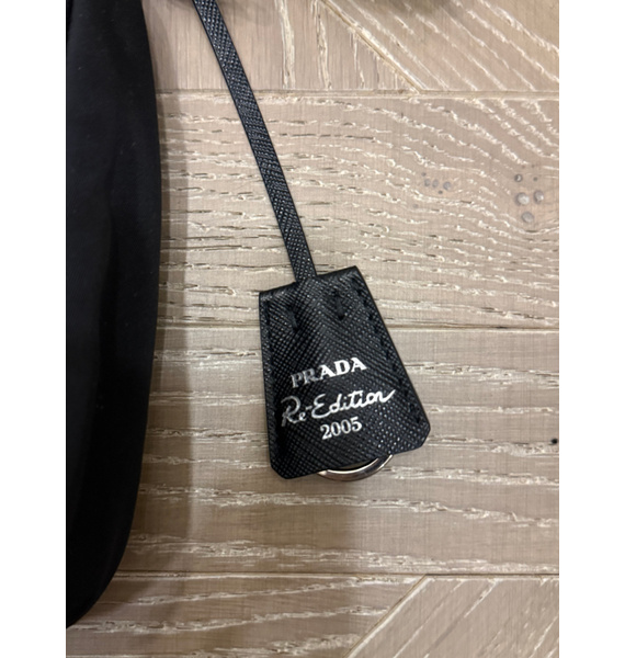 Сумка • Prada • Черный