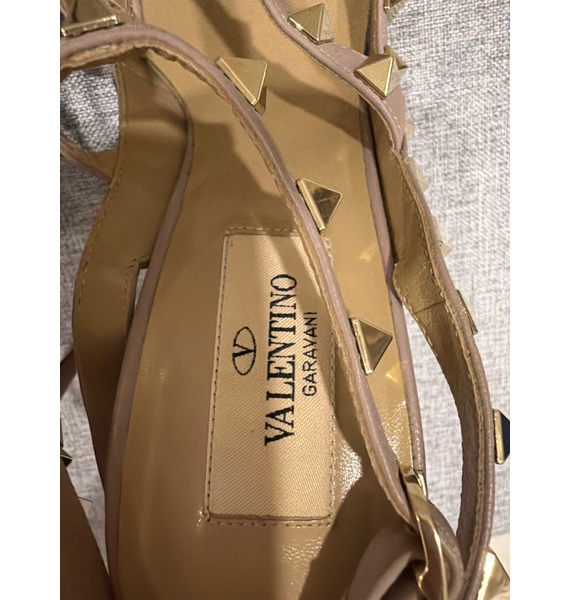 Туфли • Valentino Garavani • Бежевый