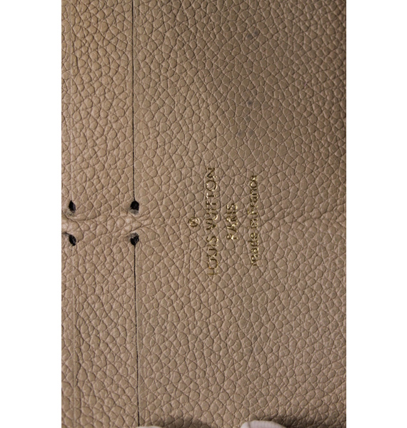 Кошелек • Louis Vuitton • Молочный