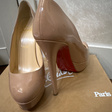 Туфли • Christian Louboutin • Кремовый