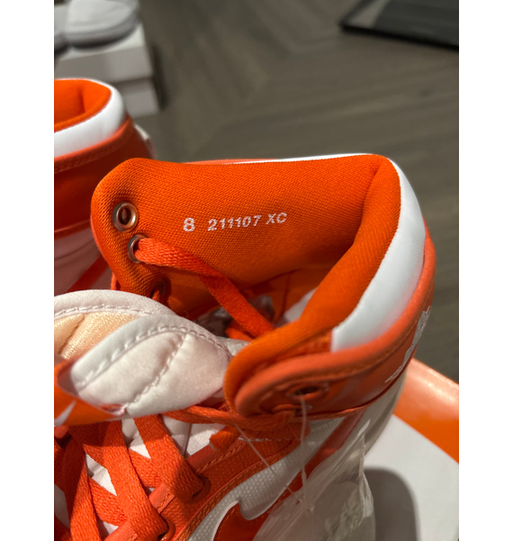 Кроссовки • Nike • Оранжевый