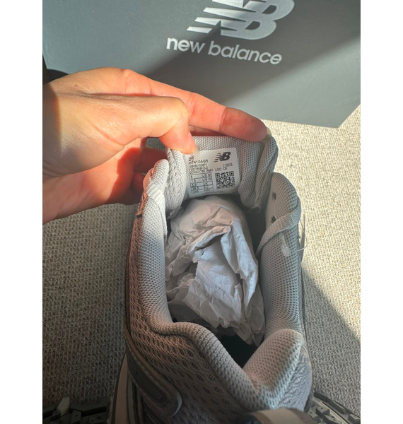 Кроссовки • New Balance • Серебряный