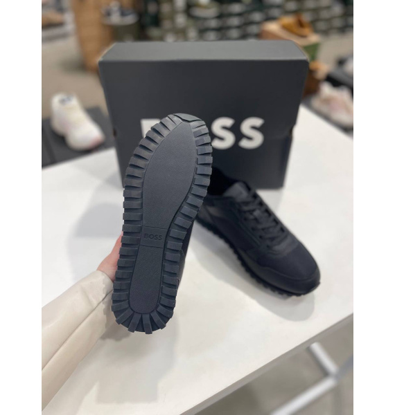 Кроссовки • BOSS • Черный