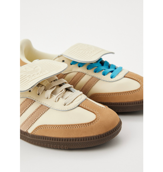 Кроссовки • adidas • Бежевый