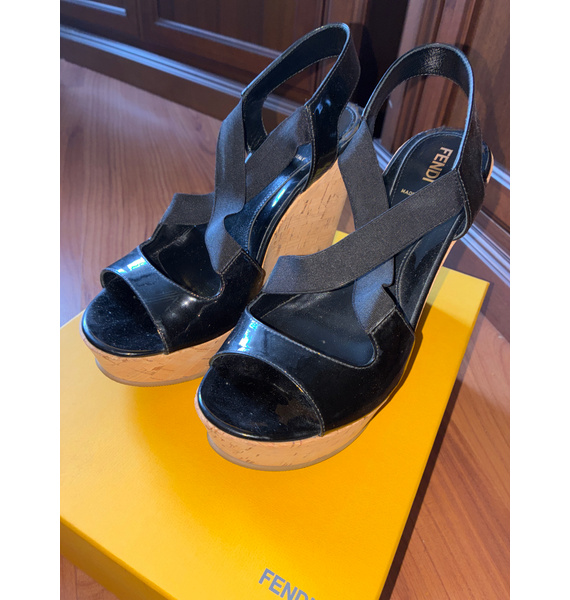 Босоножки • Fendi • Черный