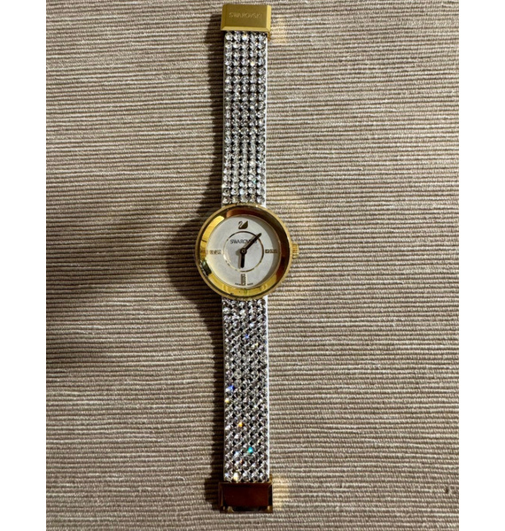 Часы • Swarovski • Золотой