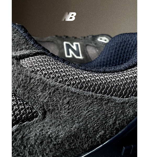 Кроссовки • New Balance • Серый