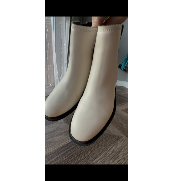 Сапоги • UGG • Белый