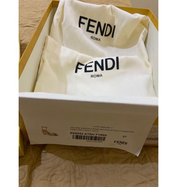 Босоножки • Fendi • Золотой