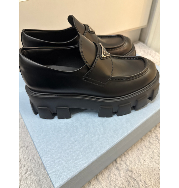 Лоферы • Prada • Черный
