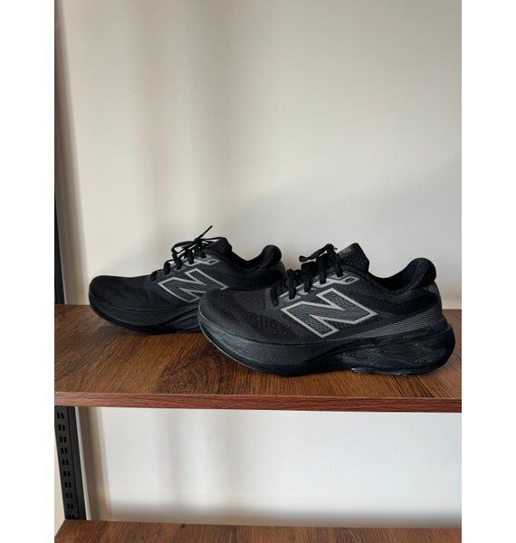Кроссовки • New Balance • Черный