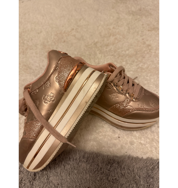 Кроссовки • GUESS • Золотой