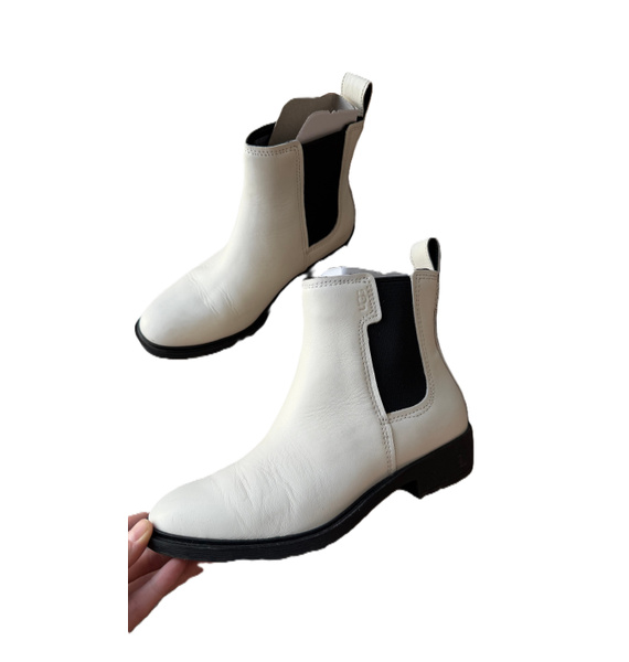 Сапоги • UGG • Белый