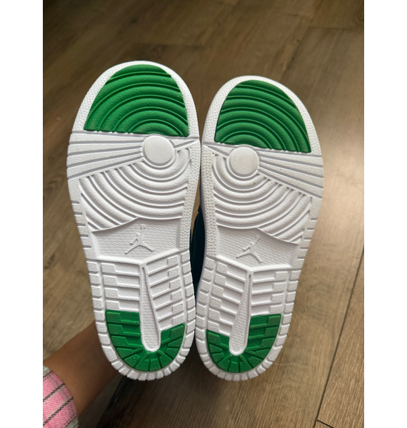 Кроссовки • Nike • Зеленый