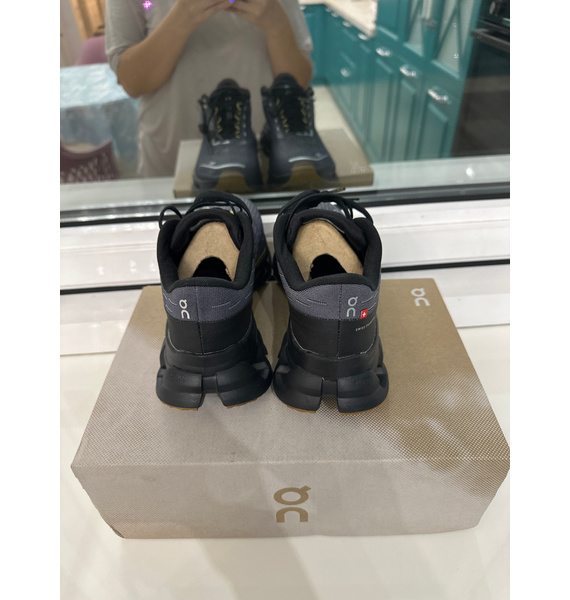 Кроссовки • On Running • Серый