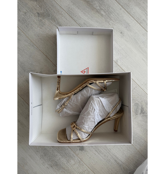Босоножки • GUESS • Золотой