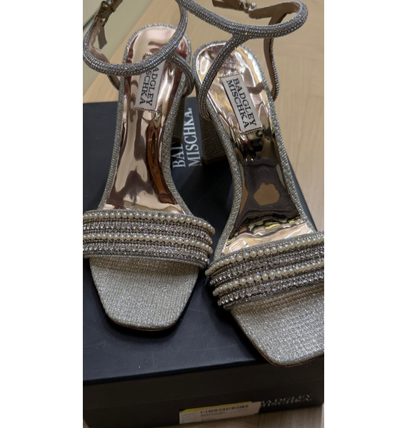 Босоножки • Badgley Mischka • Золотой