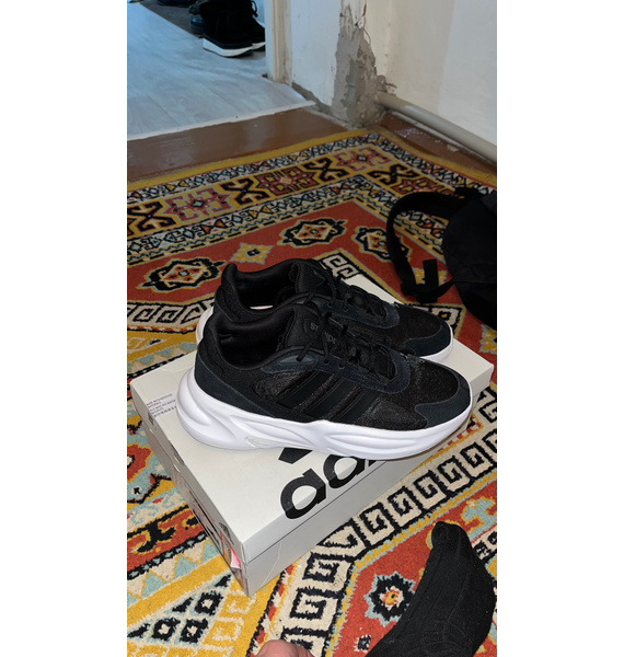 Кроссовки • adidas • Черный