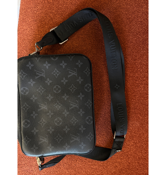 Сумка • Louis Vuitton • Черный