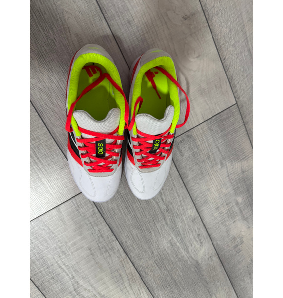 Кроссовки • adidas • Белый