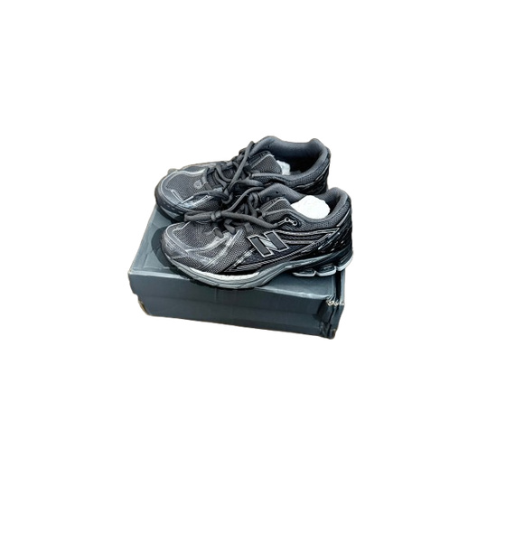 Кроссовки • New Balance • Черный