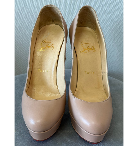 Туфли • Christian Louboutin • Бежевый