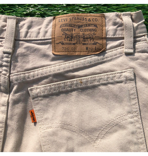 Джинсы • Levi's • Бежевый