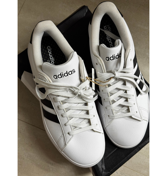 Кроссовки • adidas • Белый
