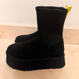 Ботинки • UGG • Черный