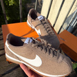 Кроссовки • Nike • Коричневый