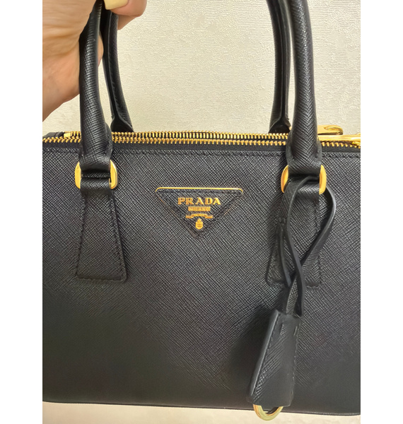 Сумка • Prada • Черный