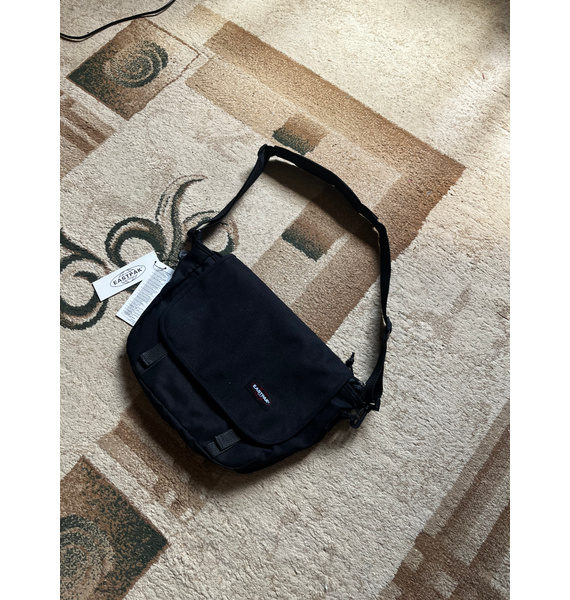 Сумка • Eastpak • Черный