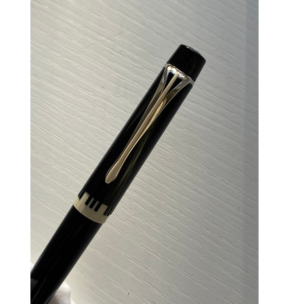 Ручка • Montblanc • Черный