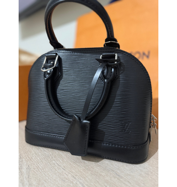 Сумка • Louis Vuitton • Черный