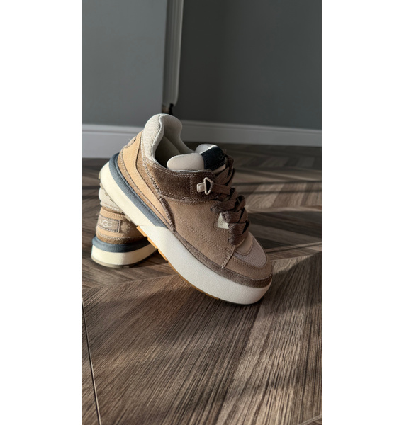 Кроссовки • UGG • Бежевый